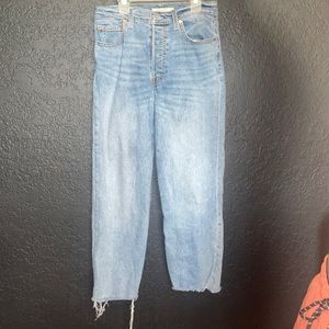 Levi ribcage straight jeans!